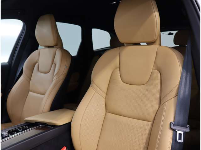 ボルボ ＸＣ６０ Ｂ５ ＡＷＤ インスクリプション ４ＷＤ R4年 (近畿) 99