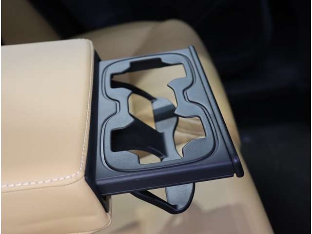 ボルボ ＸＣ６０ Ｂ５ ＡＷＤ インスクリプション ４ＷＤ R4年 (近畿) 99