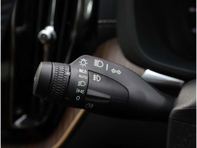 ボルボ ＸＣ６０ Ｂ５ ＡＷＤ インスクリプション ４ＷＤ R4年 (近畿) 99