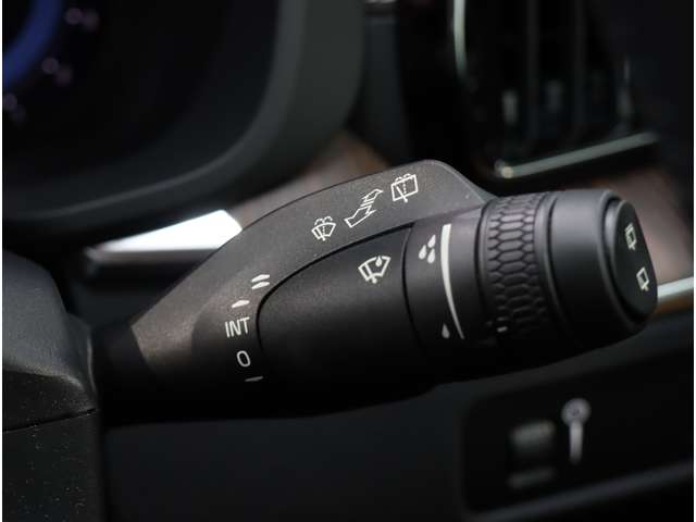 ボルボ ＸＣ６０ Ｂ５ ＡＷＤ インスクリプション ４ＷＤ R4年 (近畿) 99