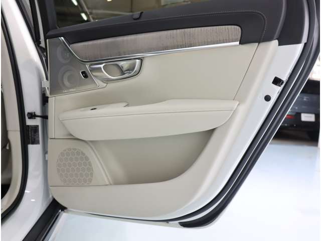 ボルボ Ｖ９０クロスカントリー アルティメット Ｂ５ ＡＷＤ ４ＷＤ R5年 (近畿) 99