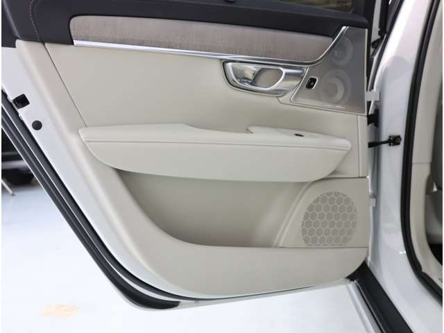 ボルボ Ｖ９０クロスカントリー アルティメット Ｂ５ ＡＷＤ ４ＷＤ R5年 (近畿) 99