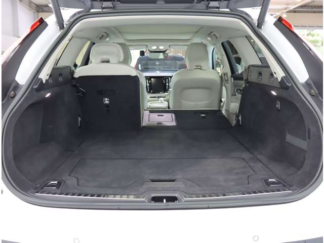 ボルボ Ｖ９０クロスカントリー アルティメット Ｂ５ ＡＷＤ ４ＷＤ R5年 (近畿) 99