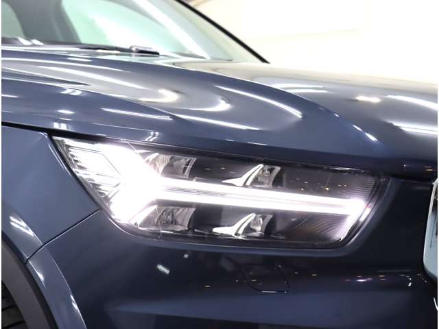 ボルボ ＸＣ４０ Ｔ５ ＡＷＤ インスクリプション ４ＷＤ R1年 (近畿) 99