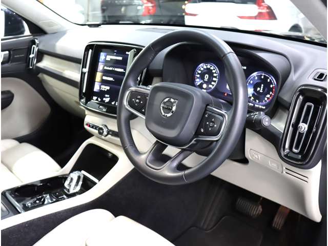 ボルボ ＸＣ４０ Ｔ５ ＡＷＤ インスクリプション ４ＷＤ R1年 (近畿) 99