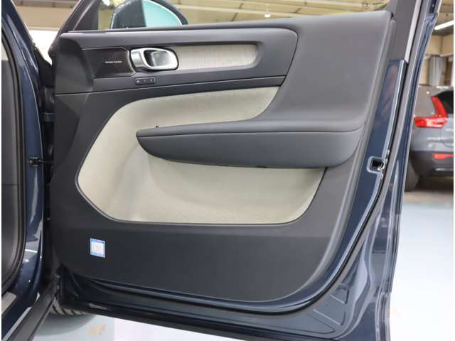 ボルボ ＸＣ４０ Ｔ５ ＡＷＤ インスクリプション ４ＷＤ R1年 (近畿) 99