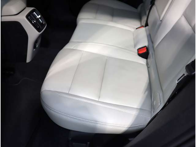 ボルボ ＸＣ４０ Ｔ５ ＡＷＤ インスクリプション ４ＷＤ R1年 (近畿) 99