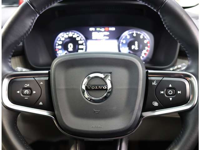 ボルボ ＸＣ４０ Ｔ５ ＡＷＤ インスクリプション ４ＷＤ R1年 (近畿) 99