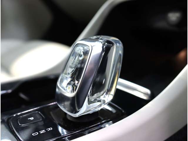 ボルボ ＸＣ４０ Ｔ５ ＡＷＤ インスクリプション ４ＷＤ R1年 (近畿) 99