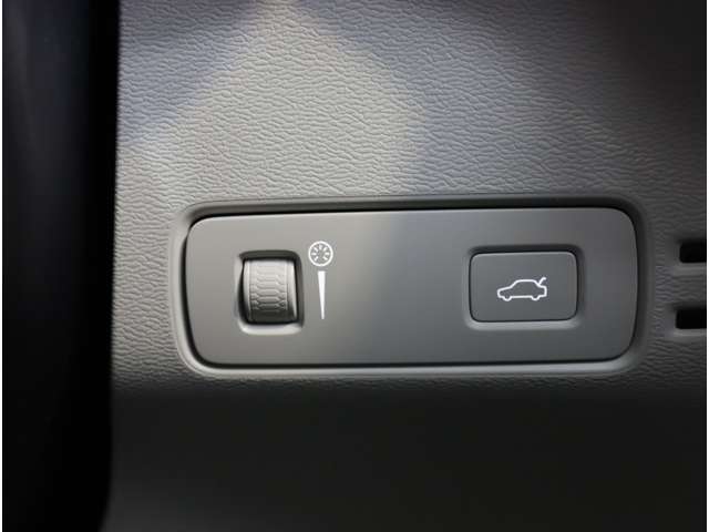 ボルボ ＸＣ４０ Ｔ５ ＡＷＤ インスクリプション ４ＷＤ R1年 (近畿) 99