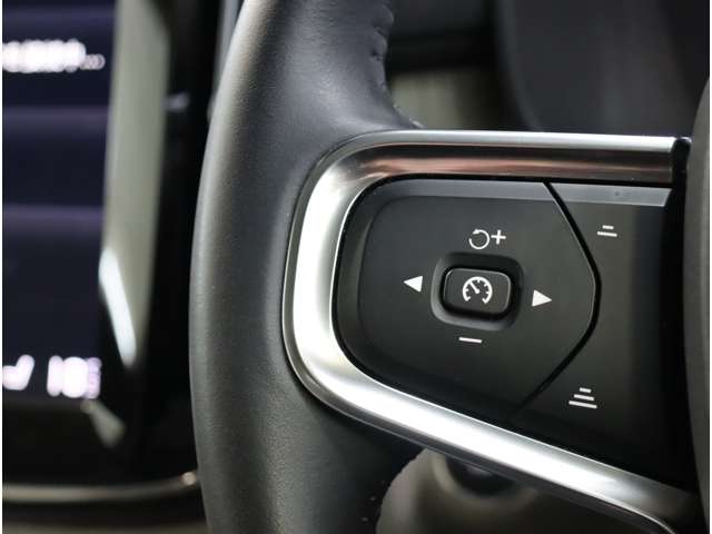 ボルボ ＸＣ４０ Ｔ５ ＡＷＤ インスクリプション ４ＷＤ R1年 (近畿) 99