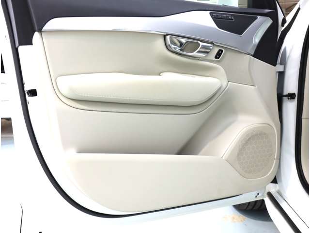 ボルボ ＸＣ９０ Ｔ５ ＡＷＤ モメンタム ４ＷＤ H30年 (近畿) 99