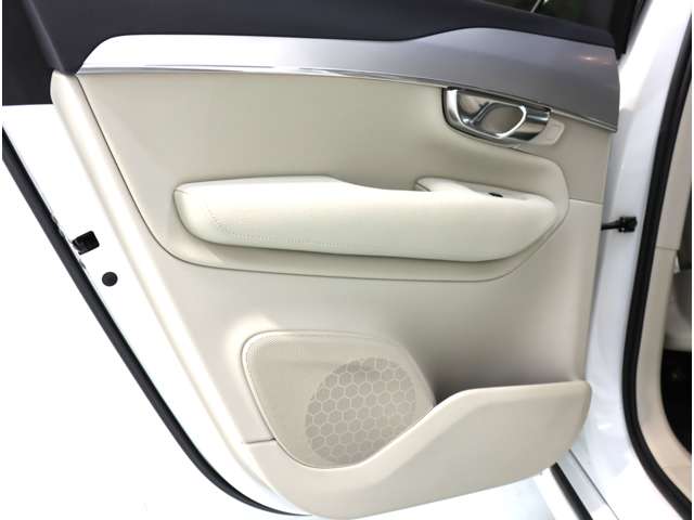 ボルボ ＸＣ９０ Ｔ５ ＡＷＤ モメンタム ４ＷＤ H30年 (近畿) 99