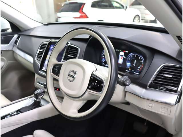 ボルボ ＸＣ９０ Ｔ５ ＡＷＤ モメンタム ４ＷＤ H30年 (近畿) 99