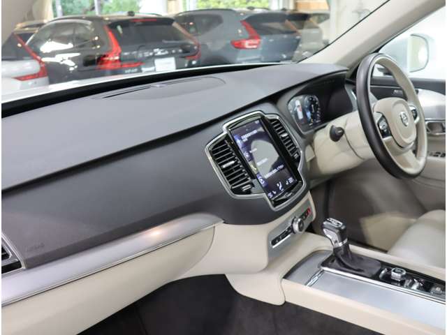 ボルボ ＸＣ９０ Ｔ５ ＡＷＤ モメンタム ４ＷＤ H30年 (近畿) 99