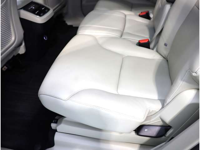 ボルボ ＸＣ９０ Ｔ５ ＡＷＤ モメンタム ４ＷＤ H30年 (近畿) 99