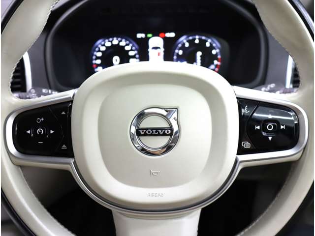 ボルボ ＸＣ９０ Ｔ５ ＡＷＤ モメンタム ４ＷＤ H30年 (近畿) 99