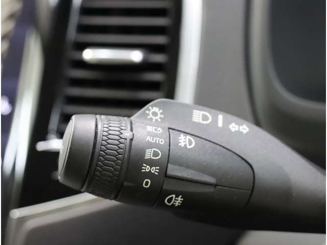 ボルボ ＸＣ９０ Ｔ５ ＡＷＤ モメンタム ４ＷＤ H30年 (近畿) 99