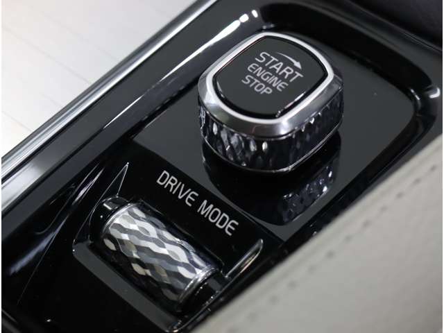 ボルボ ＸＣ９０ Ｔ５ ＡＷＤ モメンタム ４ＷＤ H30年 (近畿) 99