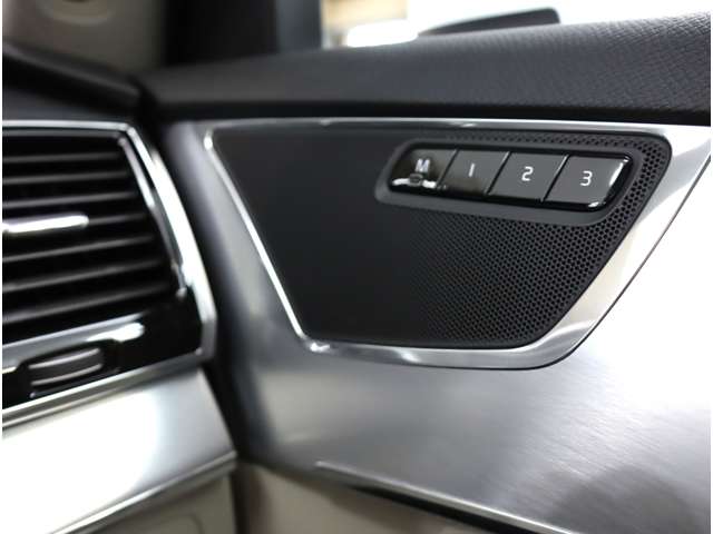 ボルボ ＸＣ９０ Ｔ５ ＡＷＤ モメンタム ４ＷＤ H30年 (近畿) 99