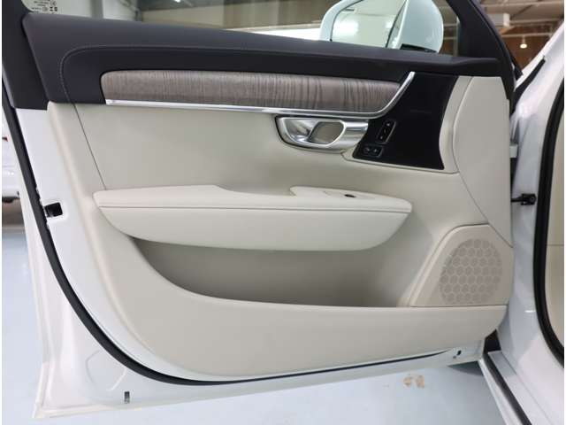 ボルボ Ｖ９０ アルティメット　Ｂ５ R7年 (近畿) 99