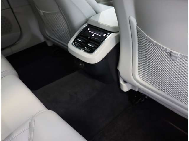 ボルボ Ｖ９０ アルティメット　Ｂ５ R7年 (近畿) 99