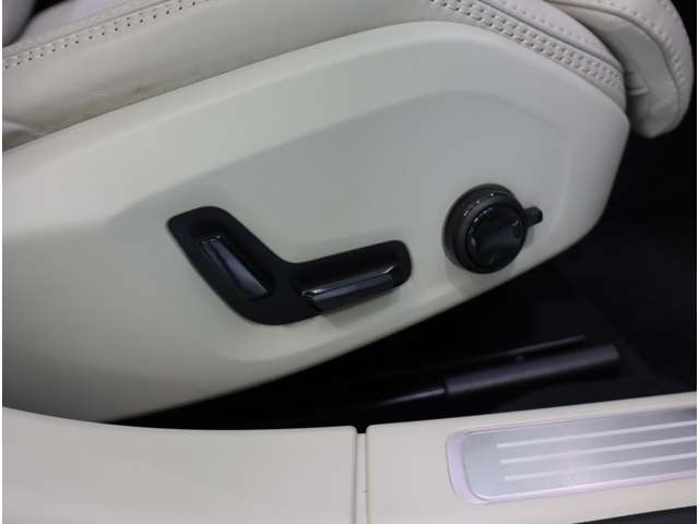 ボルボ Ｖ９０ アルティメット　Ｂ５ R7年 (近畿) 99