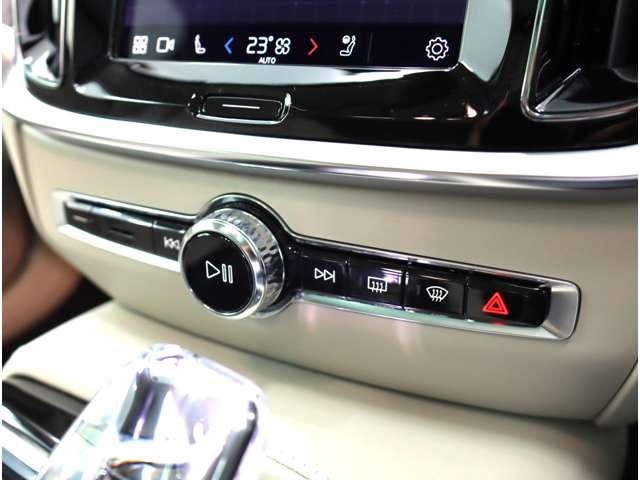 ボルボ Ｖ６０ リチャージ アルティメット Ｔ６ ＡＷＤ プラグイン ハイブリッド ４ＷＤ R6年 (近畿) 99