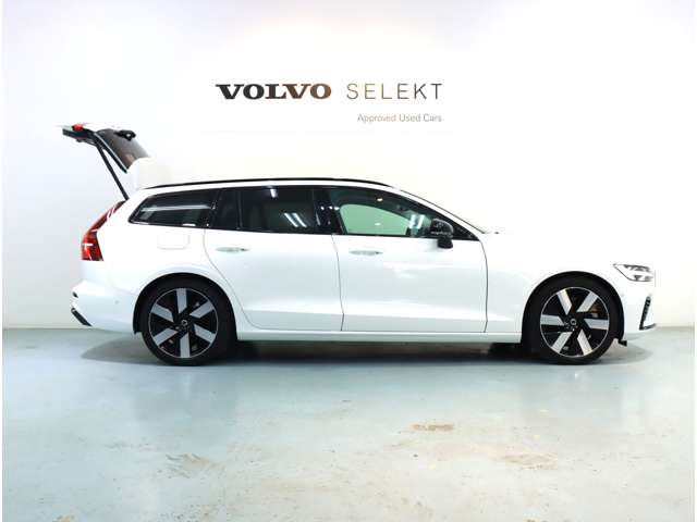 ボルボ Ｖ６０ リチャージ アルティメット Ｔ６ ＡＷＤ プラグイン ハイブリッド ４ＷＤ R6年 (近畿) 99