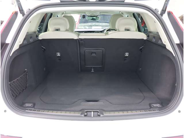 ボルボ Ｖ６０ リチャージ アルティメット Ｔ６ ＡＷＤ プラグイン ハイブリッド ４ＷＤ R6年 (近畿) 99