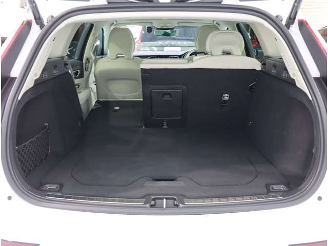 ボルボ Ｖ６０ リチャージ アルティメット Ｔ６ ＡＷＤ プラグイン ハイブリッド ４ＷＤ R6年 (近畿) 99