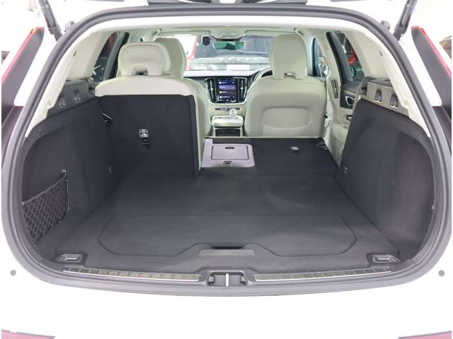 ボルボ Ｖ６０ リチャージ アルティメット Ｔ６ ＡＷＤ プラグイン ハイブリッド ４ＷＤ R6年 (近畿) 99