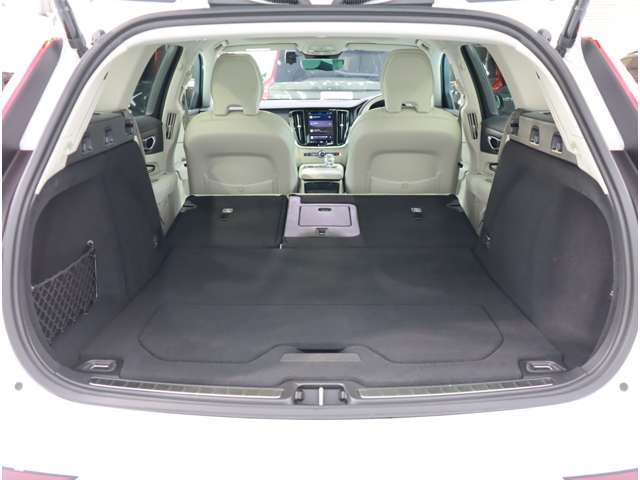 ボルボ Ｖ６０ リチャージ アルティメット Ｔ６ ＡＷＤ プラグイン ハイブリッド ４ＷＤ R6年 (近畿) 99