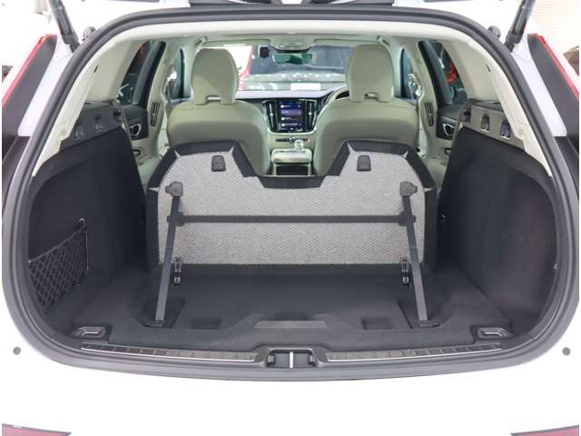 ボルボ Ｖ６０ リチャージ アルティメット Ｔ６ ＡＷＤ プラグイン ハイブリッド ４ＷＤ R6年 (近畿) 99