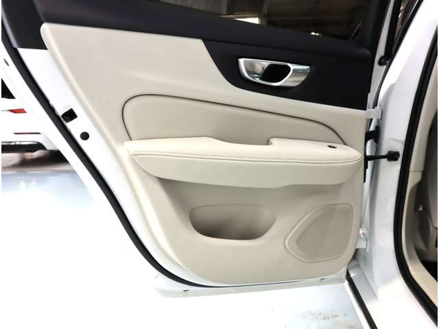 ボルボ Ｖ６０ リチャージ アルティメット Ｔ６ ＡＷＤ プラグイン ハイブリッド ４ＷＤ R6年 (近畿) 99