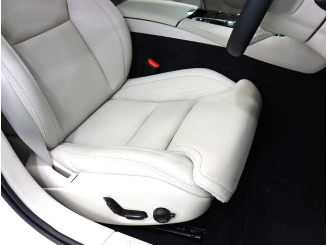 ボルボ Ｖ６０ リチャージ アルティメット Ｔ６ ＡＷＤ プラグイン ハイブリッド ４ＷＤ R6年 (近畿) 99