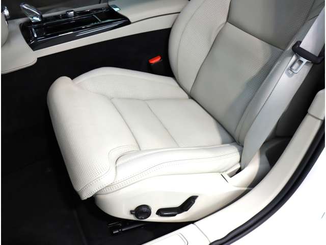 ボルボ Ｖ６０ リチャージ アルティメット Ｔ６ ＡＷＤ プラグイン ハイブリッド ４ＷＤ R6年 (近畿) 99