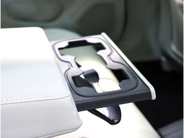 ボルボ Ｖ６０ リチャージ アルティメット Ｔ６ ＡＷＤ プラグイン ハイブリッド ４ＷＤ R6年 (近畿) 99