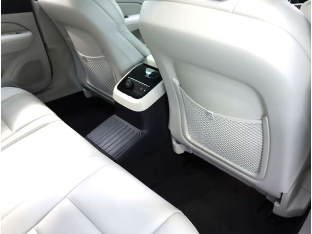 ボルボ Ｖ６０ リチャージ アルティメット Ｔ６ ＡＷＤ プラグイン ハイブリッド ４ＷＤ R6年 (近畿) 99