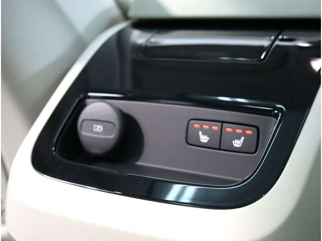 ボルボ Ｖ６０ リチャージ アルティメット Ｔ６ ＡＷＤ プラグイン ハイブリッド ４ＷＤ R6年 (近畿) 99