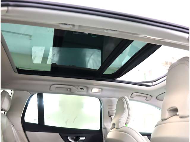 ボルボ Ｖ６０ リチャージ アルティメット Ｔ６ ＡＷＤ プラグイン ハイブリッド ４ＷＤ R6年 (近畿) 99