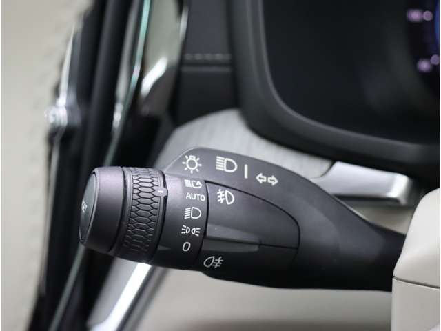 ボルボ Ｖ６０ リチャージ アルティメット Ｔ６ ＡＷＤ プラグイン ハイブリッド ４ＷＤ R6年 (近畿) 99