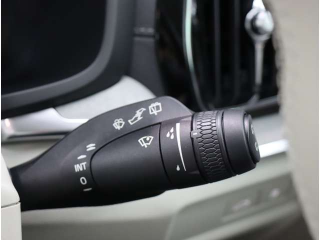 ボルボ Ｖ６０ リチャージ アルティメット Ｔ６ ＡＷＤ プラグイン ハイブリッド ４ＷＤ R6年 (近畿) 99