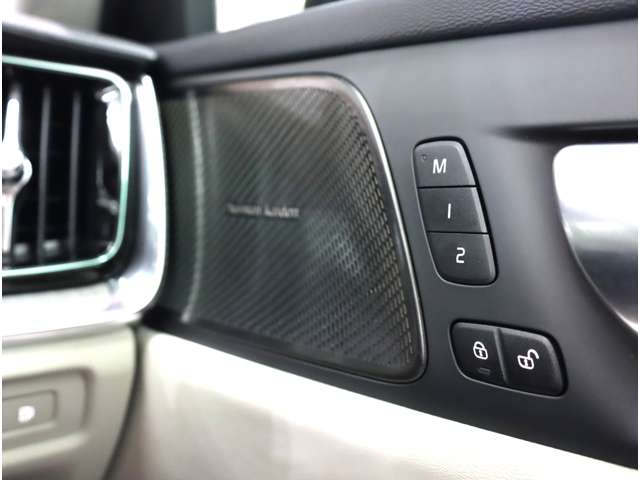 ボルボ Ｖ６０ リチャージ アルティメット Ｔ６ ＡＷＤ プラグイン ハイブリッド ４ＷＤ R6年 (近畿) 99