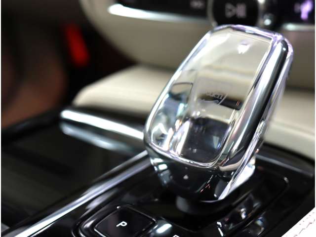 ボルボ Ｖ６０ リチャージ アルティメット Ｔ６ ＡＷＤ プラグイン ハイブリッド ４ＷＤ R6年 (近畿) 99