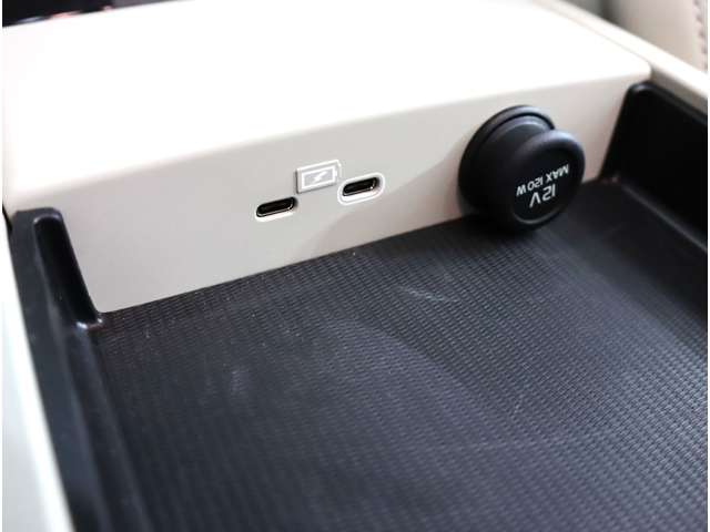 ボルボ Ｖ６０ リチャージ アルティメット Ｔ６ ＡＷＤ プラグイン ハイブリッド ４ＷＤ R6年 (近畿) 99