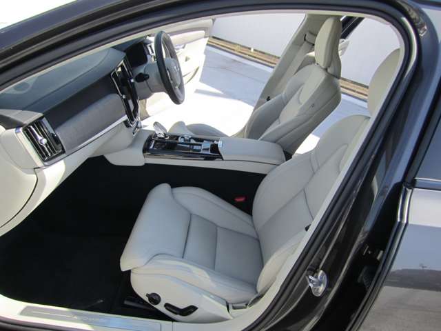 ボルボ Ｓ９０ リチャージ アルティメット Ｔ８ ＡＷＤ プラグイン ハイブリッド ４ＷＤ R5年 (近畿) 99