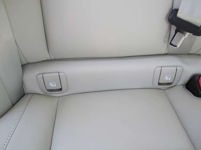 ボルボ Ｓ９０ リチャージ アルティメット Ｔ８ ＡＷＤ プラグイン ハイブリッド ４ＷＤ R5年 (近畿) 99