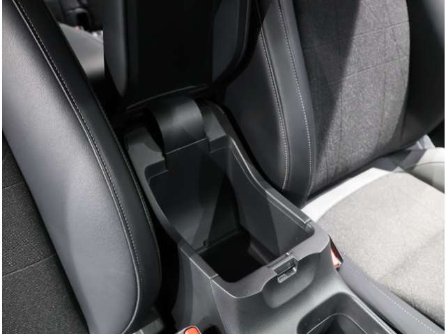 ホンダ ヴェゼル １．５ Ｅ：ＨＥＶ Ｚ R4年 (関東) 99