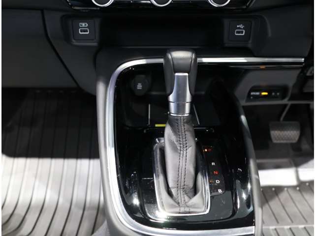 ホンダ ヴェゼル １．５ Ｅ：ＨＥＶ Ｚ R4年 (関東) 99